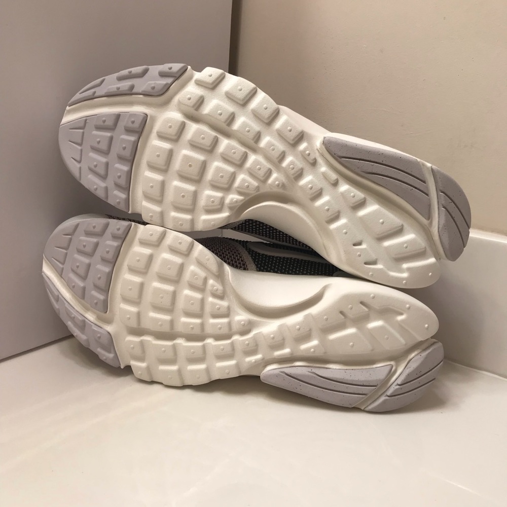 NWOB Nike Presto Fly SE - Picture 7 of 8